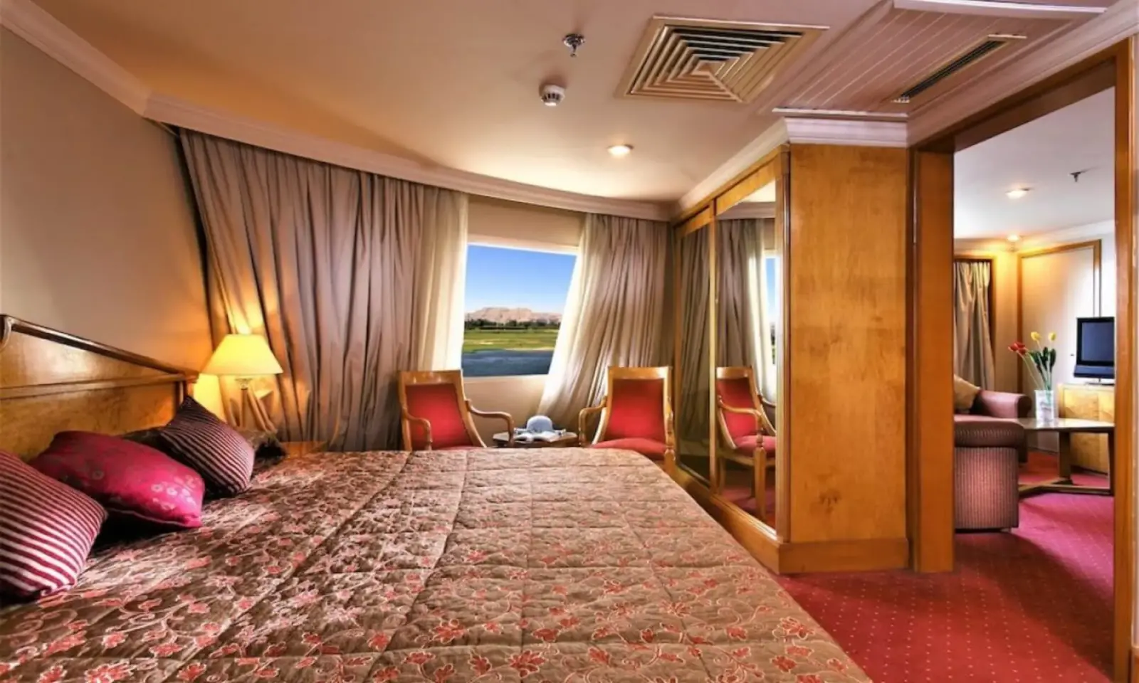 Ultra Deluxe Steigenberger Regency Nile Cruise