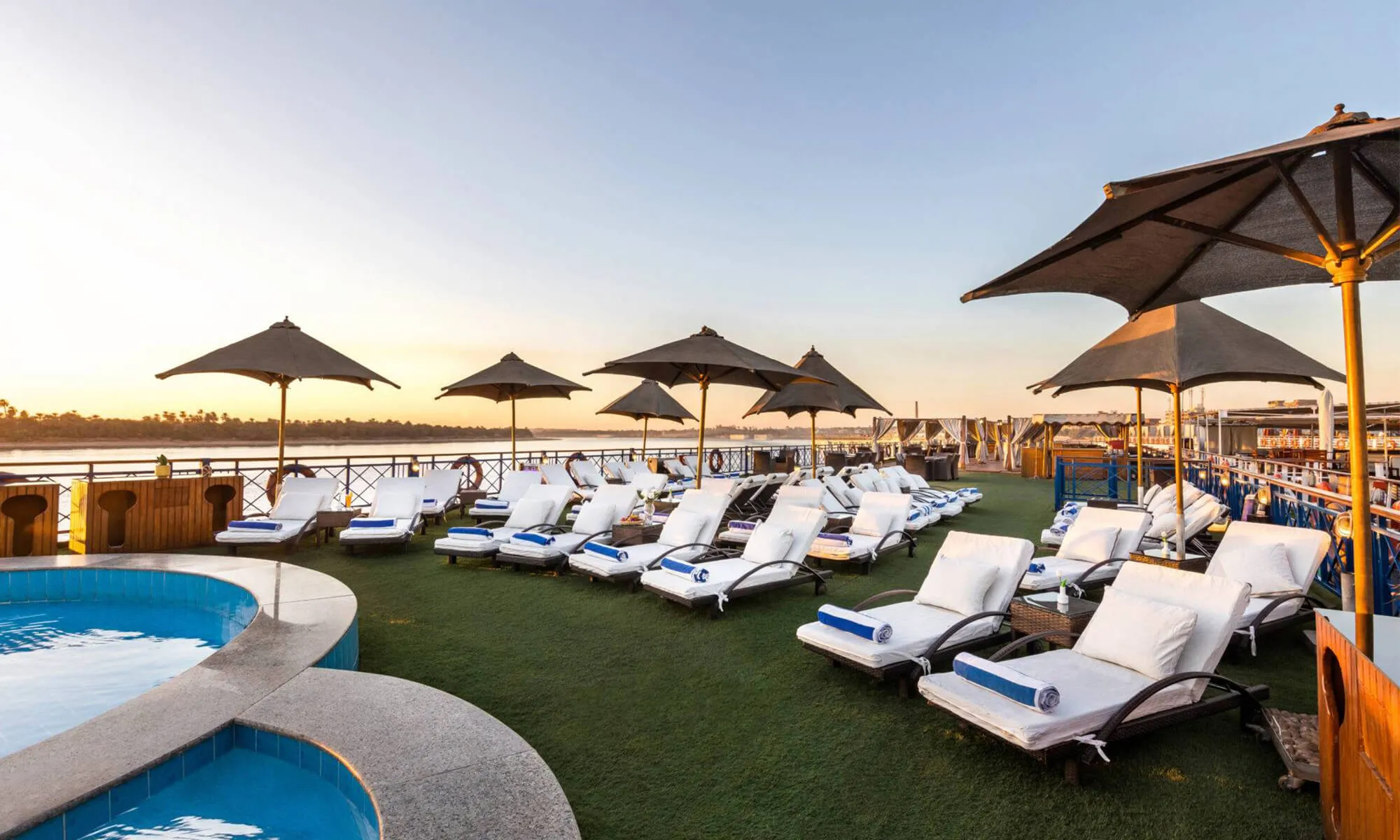 Ultra Deluxe Esmeralda Nile Cruise