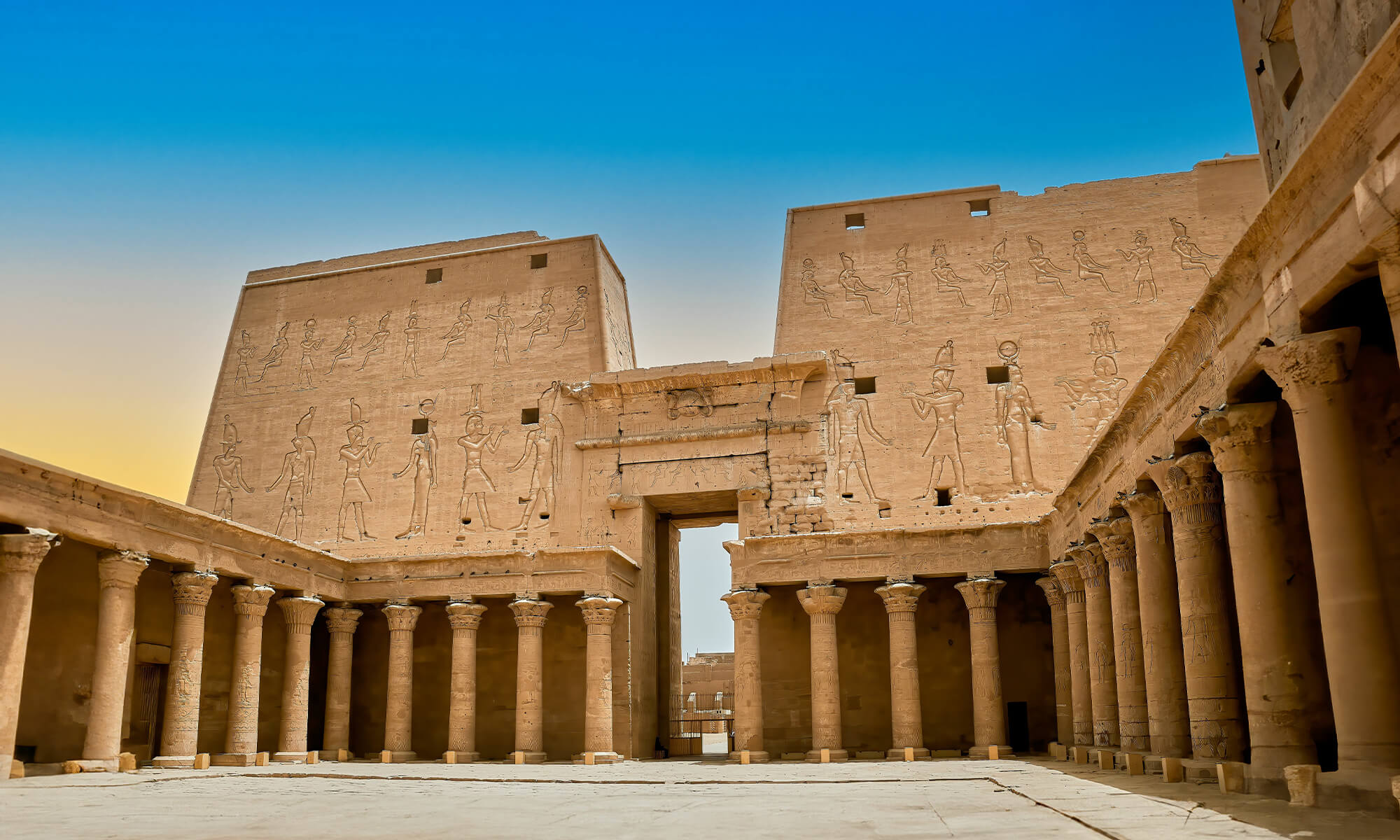 Temple of Edfu 1-Nile Cruise Holiday.jpg