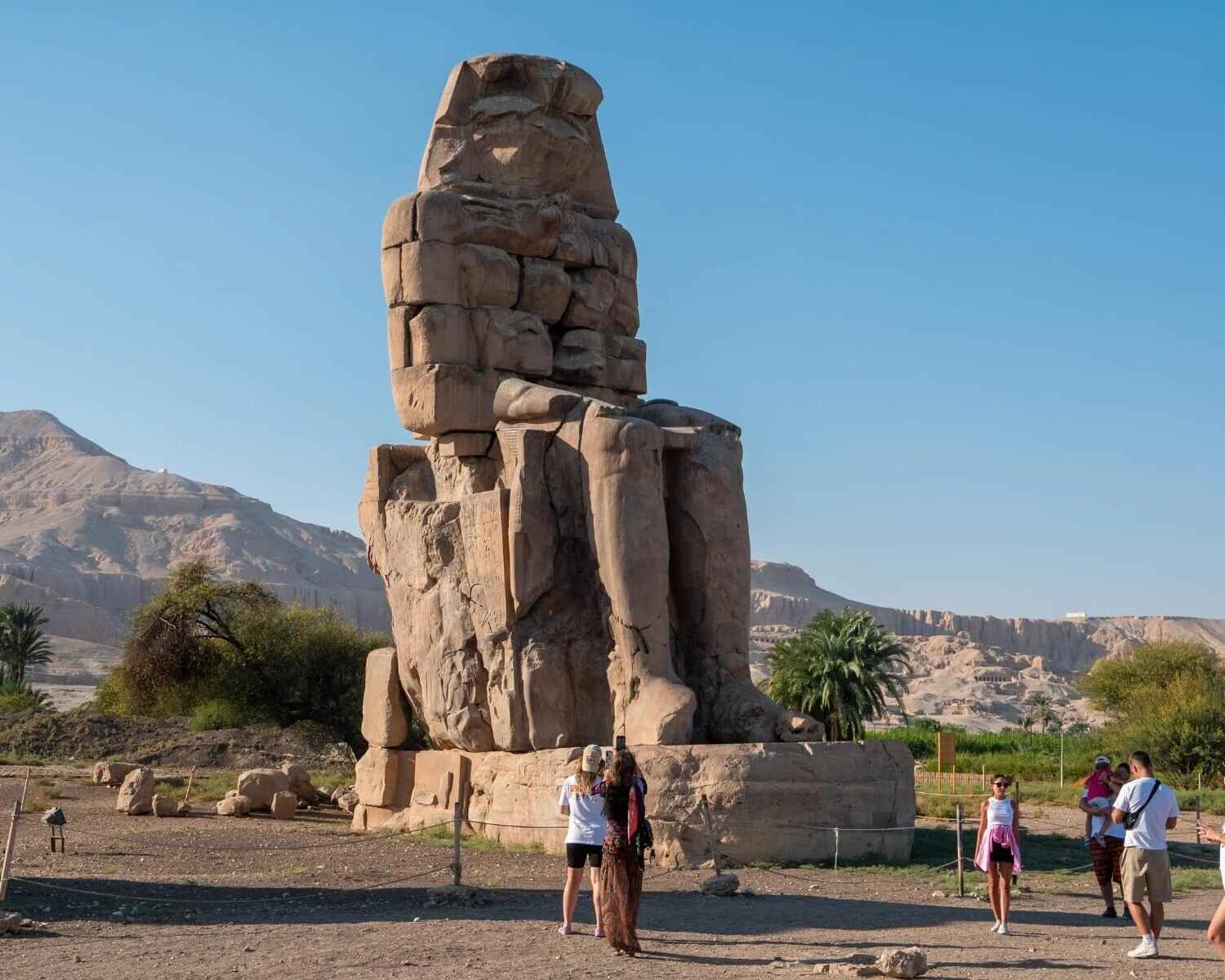 Best Colossi of Memnon Travel Guide