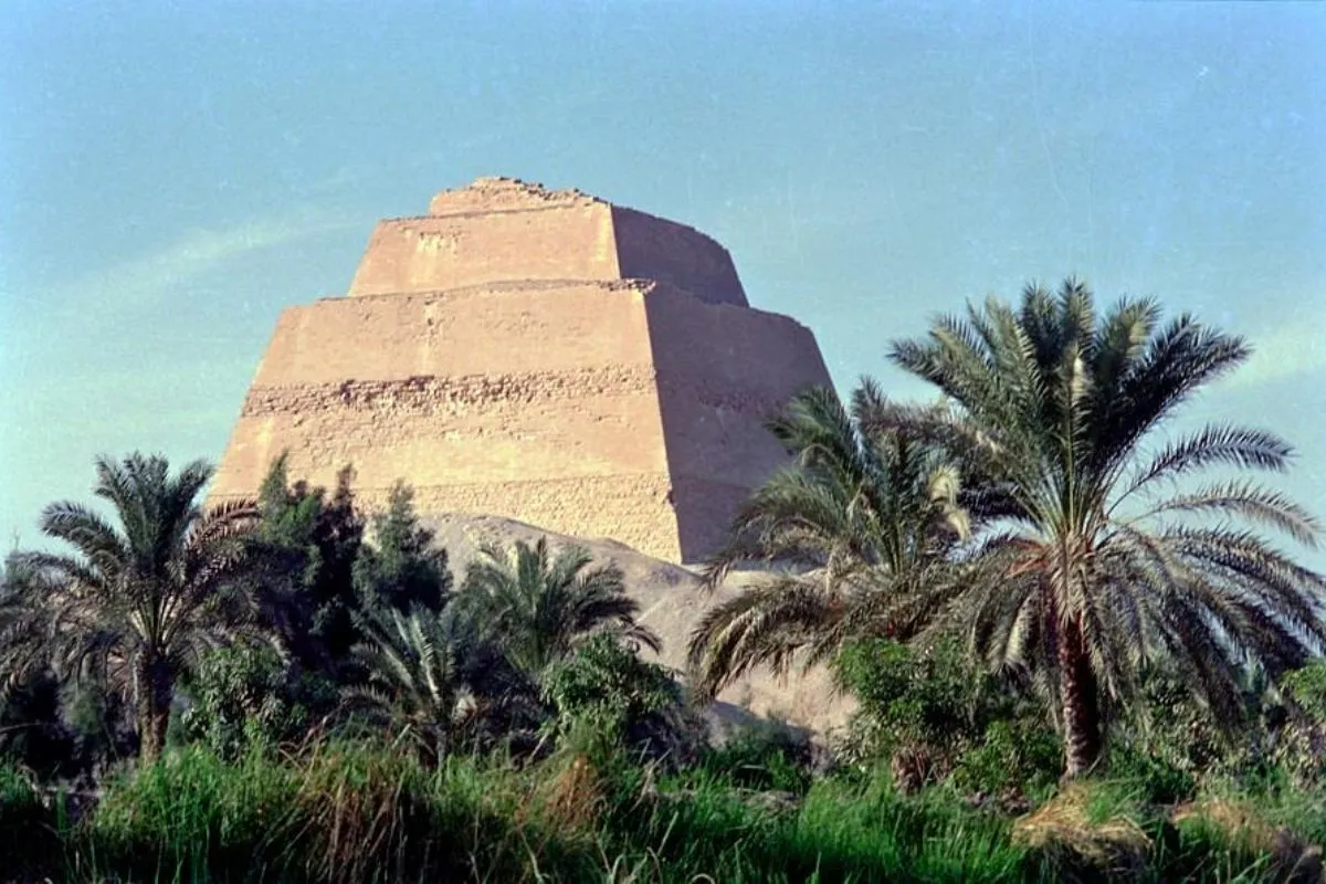 Sneferu's Pyramid Experiment - Nile Cruise Holiday.webp